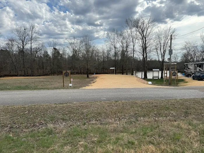 Bluegrass River RV Picture 2