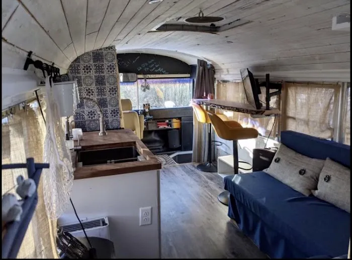 Piper's Skoolie in Bluffton, Iowa Picture 3