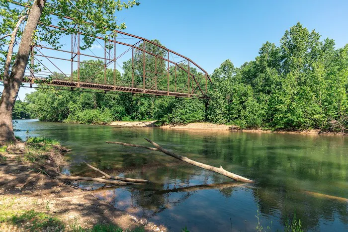 Meramec River Resort-The Original Birds Nest Lodge Picture 2