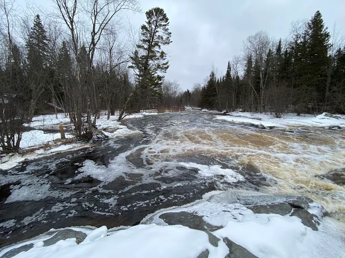 Spirit Falls Bar/Campground Picture 6