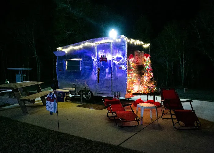 The Oaks Family RV Park & Campground Picture 1