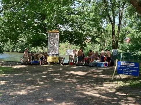 River's Edge Apple River Tubing & Camping Picture 2