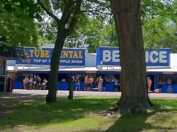 River's Edge Apple River Tubing & Camping Picture 9