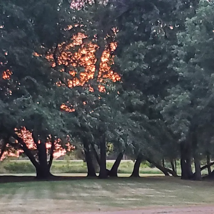 Outdoors Inn Campground Picture 1