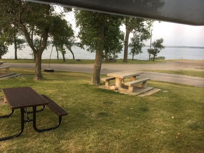 Lake Hoskins RV Park & Campground Picture 10