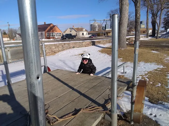 Napoleon City Park & Campground Picture 5