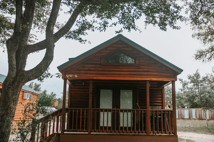 Al's Hideaway Cabins and RV Rentals, LLC Picture 10