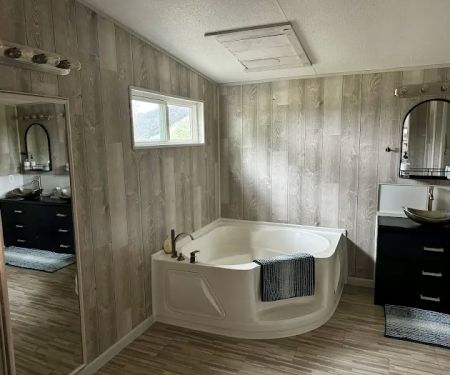 Sparrow Bend River Retreat