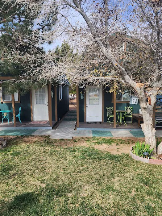 Tiny home in Dolan Springs Picture 2