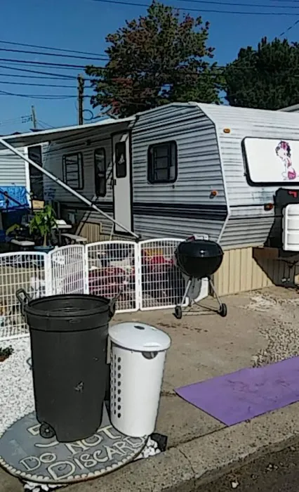 Costa Mobile Home Park Picture 9