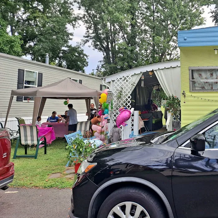 Camp Murray RV Campground Picture 9