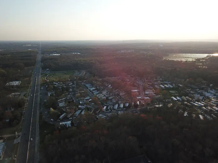 Monmouth Mobile Home Park Picture 5