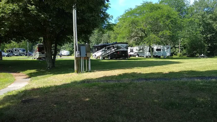 Navy Earle MWR RV Park Picture 5