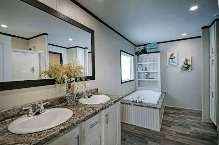 Lakeside Village Mobile Home Picture 7