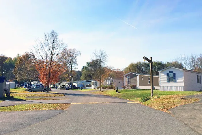 Silver Stream Village Manufactured Home Community Picture 4