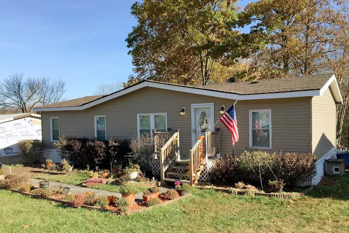 Silver Stream Village Manufactured Home Community Picture 1