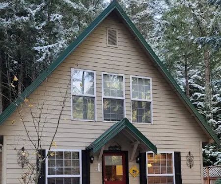 Elk Crossing Cozy Cabin at Crystal Mountain