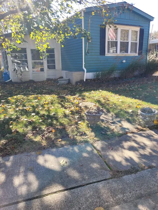 Maple Glen Mobile Home Park Picture 1
