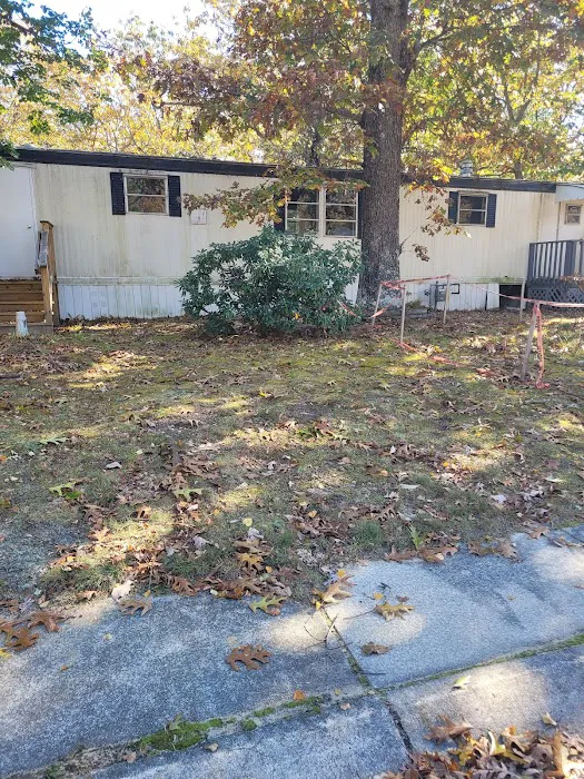 Maple Glen Mobile Home Park Picture 6
