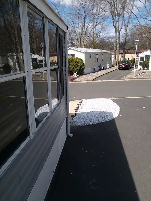 Roberts Mobile Home Park Picture 8