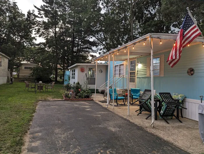 Roberts Mobile Home Park Picture 2