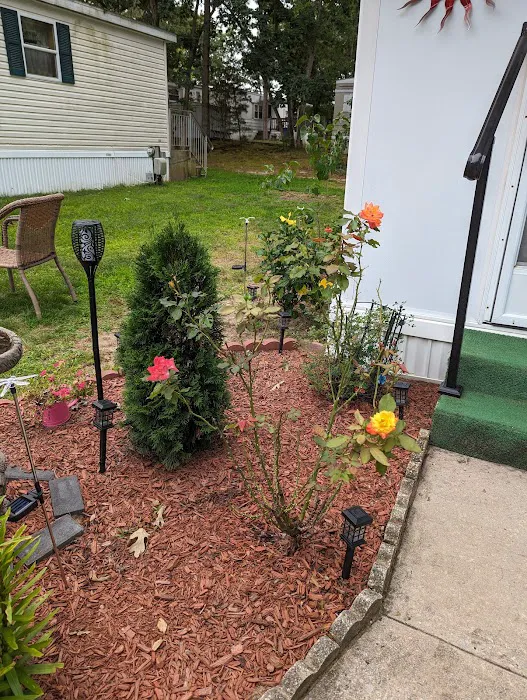 Roberts Mobile Home Park Picture 1