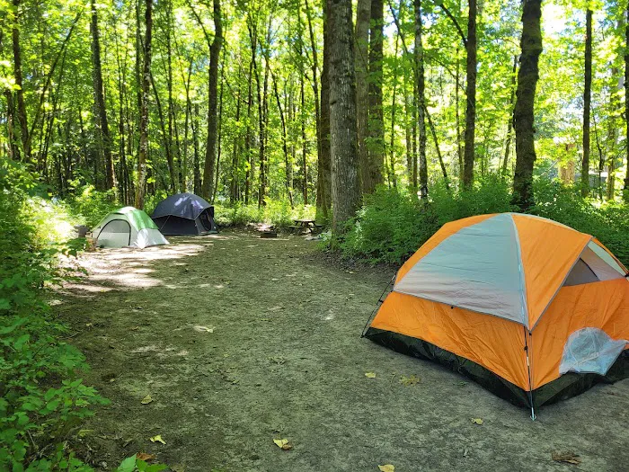 Riverbend Campground Picture 2
