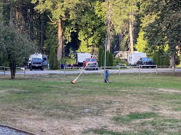 Riverbend Campground Picture 10