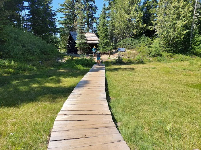 Golden Lakes Camp Picture 5