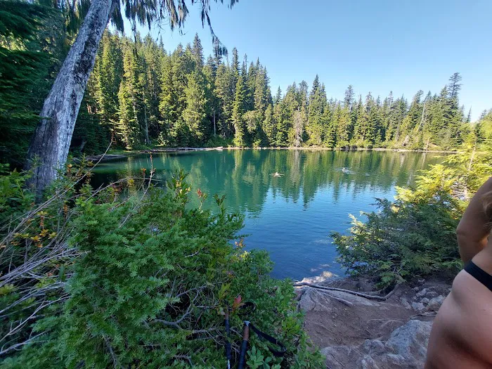 Golden Lakes Camp Picture 4