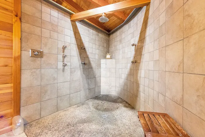 Stormking Cabins & Spa Picture 2