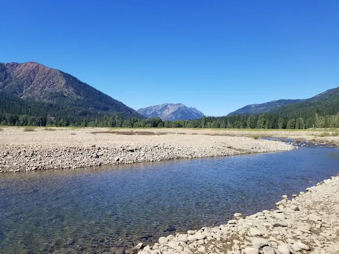 Cle Elum River Group Site Picture 10