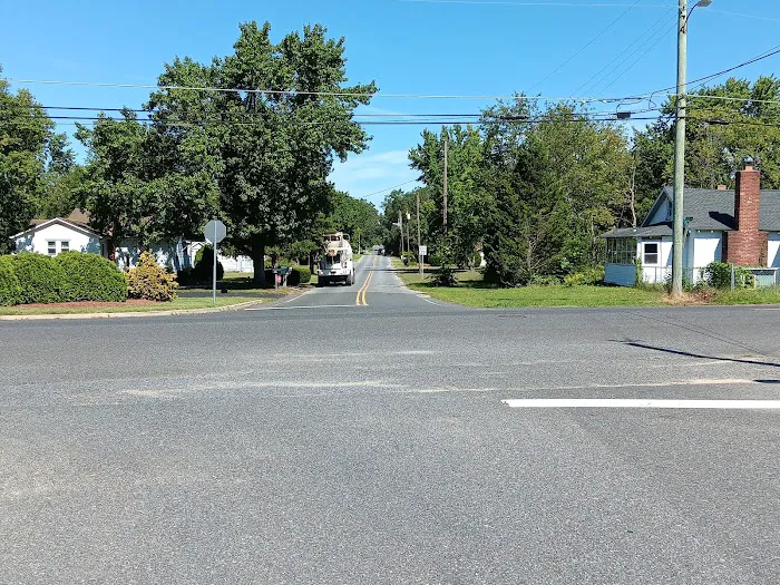 Whispering Pines Mobile Home Park Picture 4