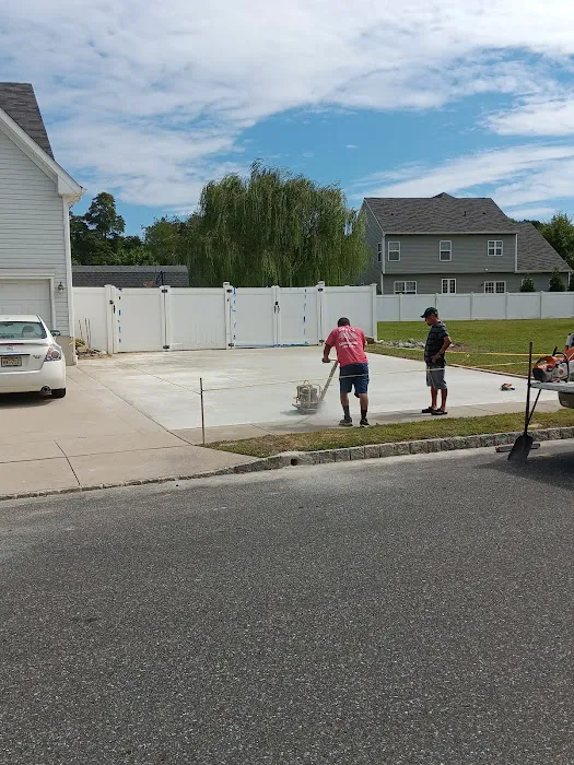 Whispering Pines Mobile Home Park Picture 3