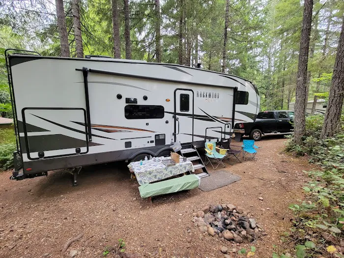 Dow Creek RV Resort Picture 9
