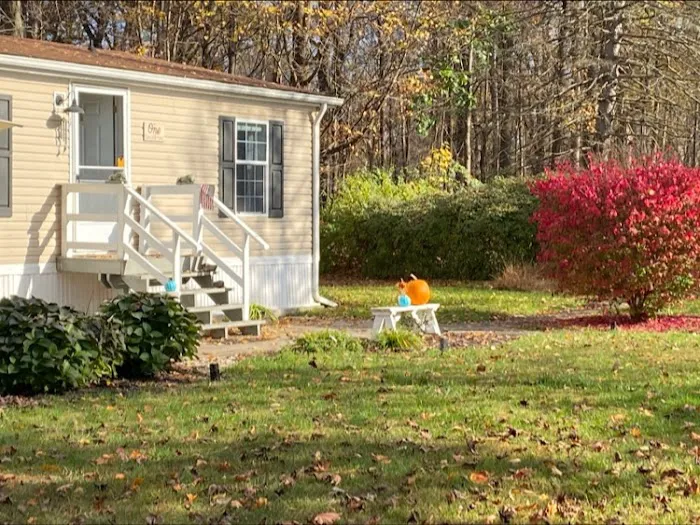 Melody Lakes Manufactured Home Community Picture 3