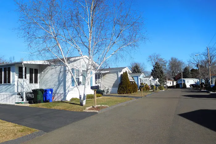 Rivermead Point North / South Manufactured Home Community Picture 6