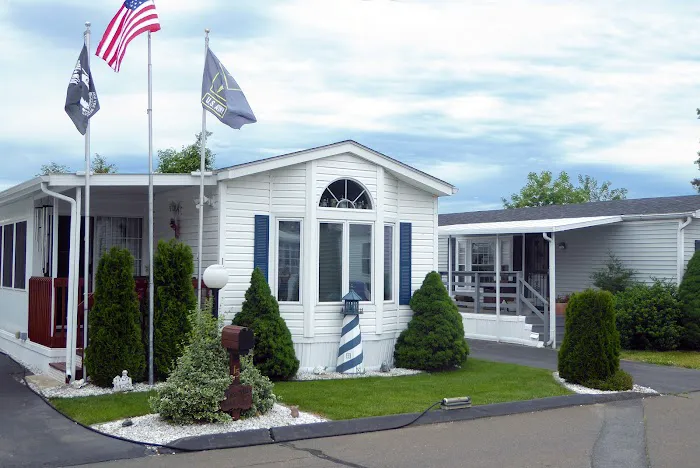 Rivermead Point North / South Manufactured Home Community Picture 10