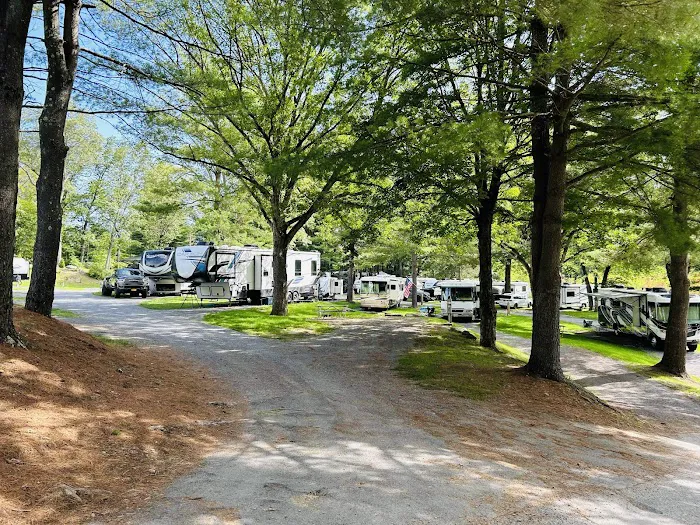 Interlake RV Park Picture 7