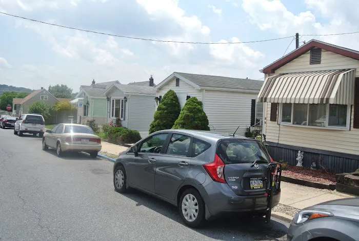 Holly Park Court Mobile Home Park, by Valley Community Management Picture 5