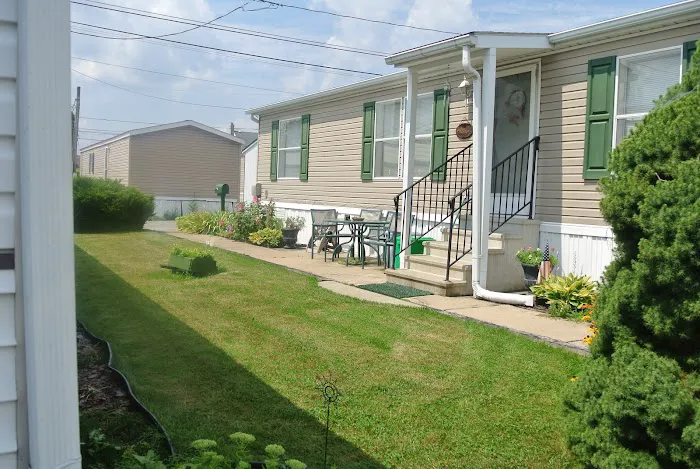 Holly Park Court Mobile Home Park, by Valley Community Management Picture 1