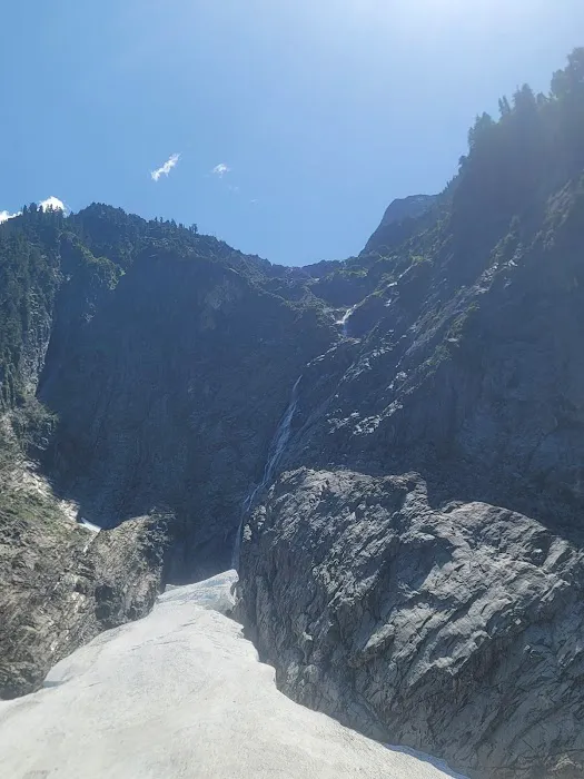 Glasgow Court Enterprises LLC Picture 24