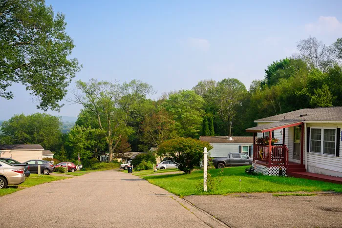 Benwood Knolls Picture 1