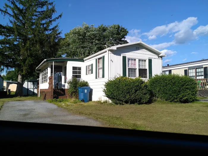 Maple Square Mobile Home Park Picture 10