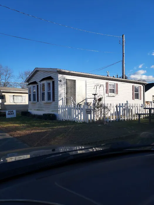 Boston Rd. Mobilehome Park Picture 6