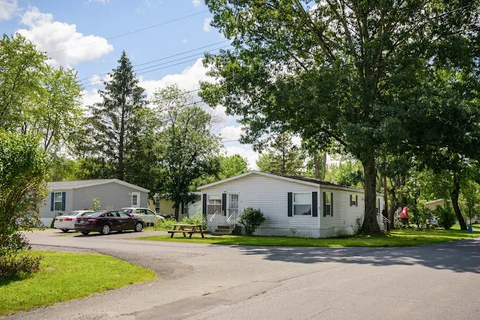 Rolling Hills Mobile Home Park Picture 8