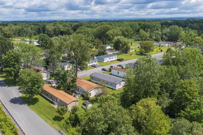 Rolling Hills Mobile Home Park Picture 5