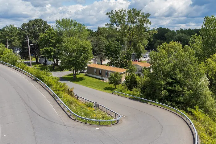 Rolling Hills Mobile Home Park Picture 6