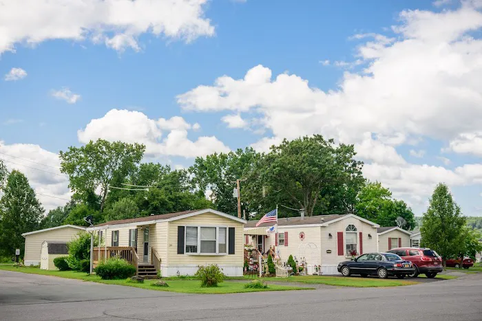 Rolling Hills Mobile Home Park Picture 9