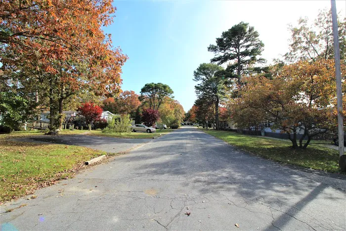 Oak Forest Mobile Home Park Picture 6